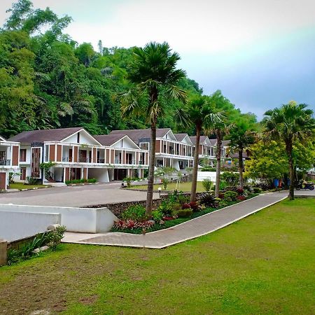 Zuri Resort Cipanas Puncak Eksteriør billede