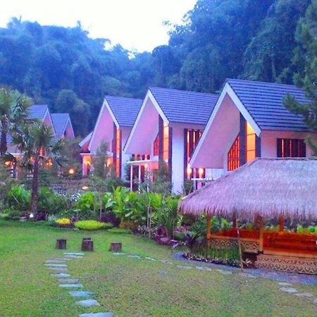 Zuri Resort Cipanas Puncak Eksteriør billede